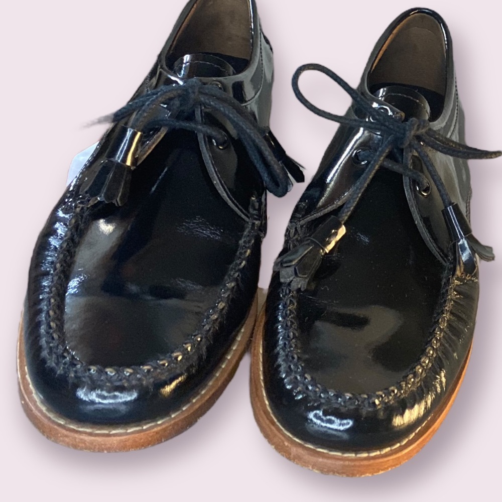 Weejuns~G.H.Bass & Co: Loafers, patent leather, Size 8 Excellent condition